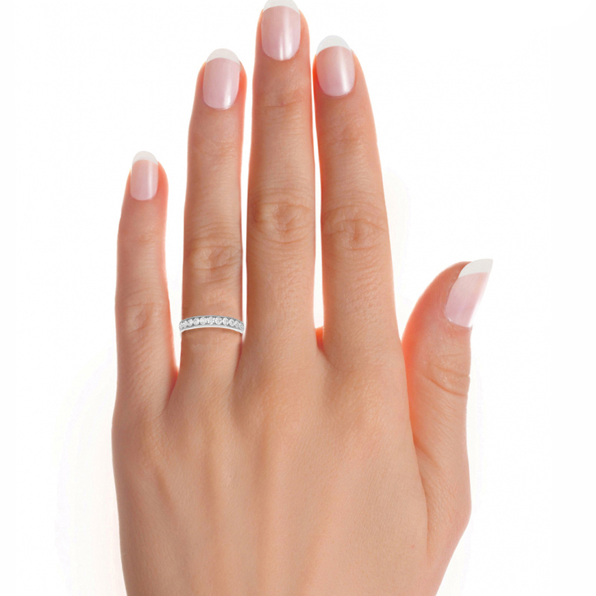 1.04 Carat H Color VS1 Clarity Diamond Studded Natural Diamond Ring.